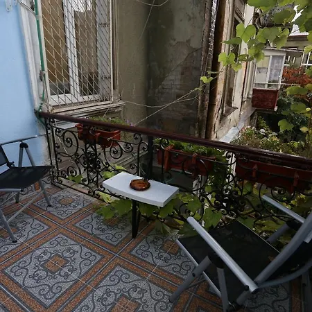 Apartment On Bunina 28 *