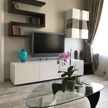 On Bunina 28 Apartment Odesa